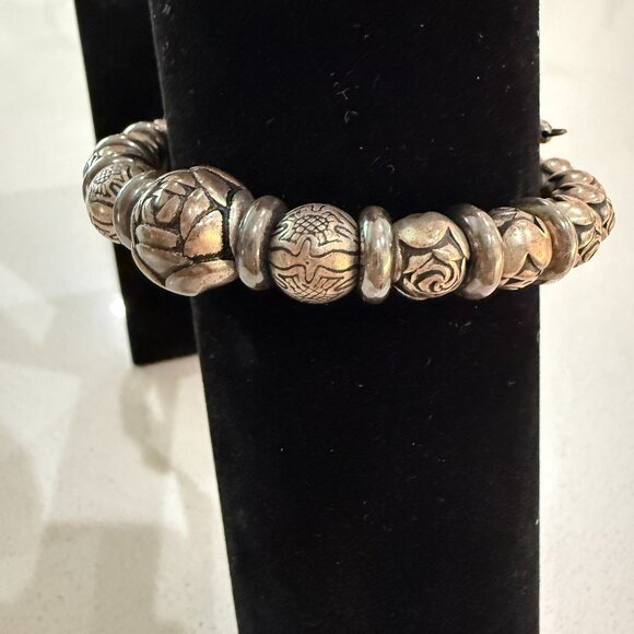 Vintage Metallic Rosette Bead Bracelet - Picture 3 of 8